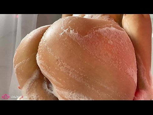 ❤️ Brunette Masturbates Pussy b'vibratur għal orga intens fid-doċċa Porn anali fil-porn mt.hentaiser.ru ❌️
